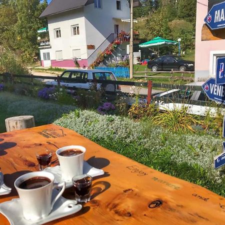 Underwoods Zabljak Guesthouse Buitenkant foto
